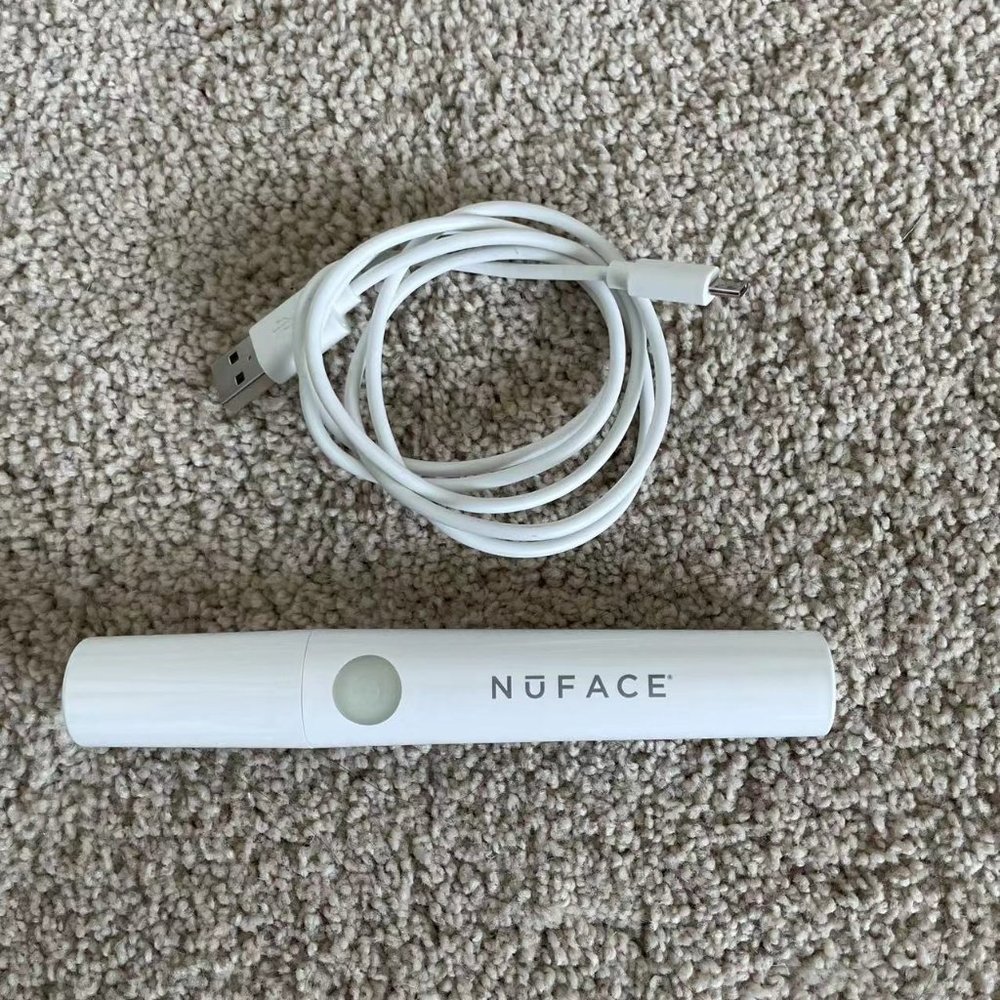 NuFACE FIX Line Smoothing Device - Eyes, lips and forehead
